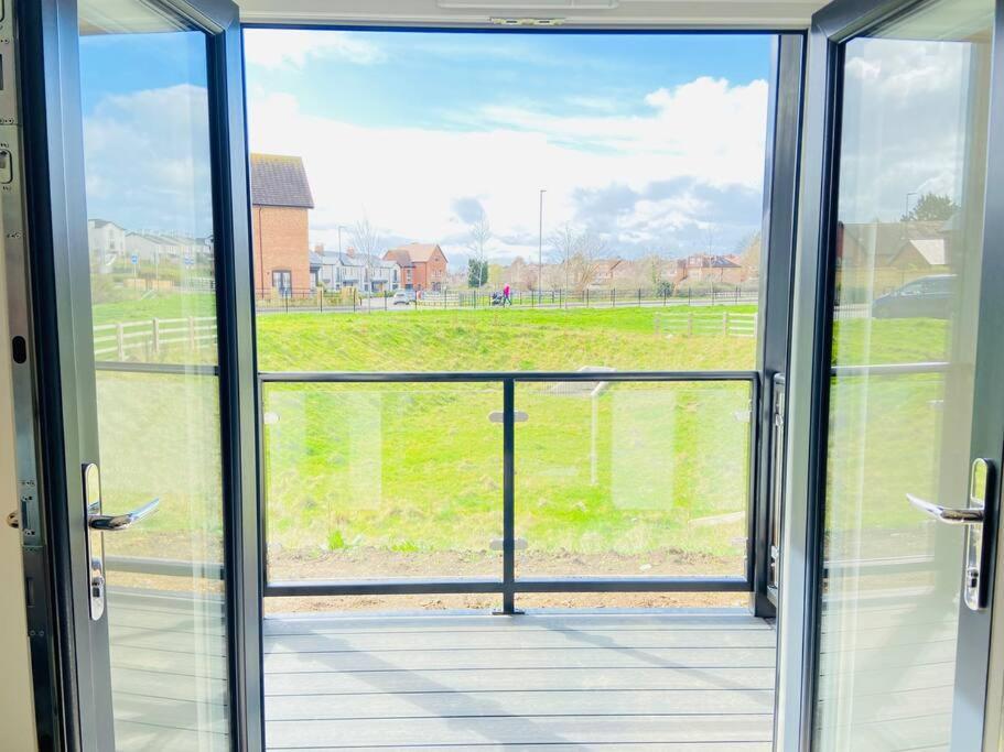 Beautiful, Brand New Apartment! Cheltenham Eksteriør bilde