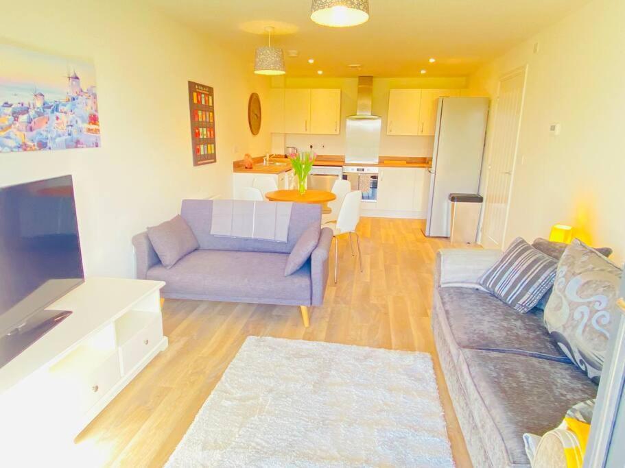 Beautiful, Brand New Apartment! Cheltenham Eksteriør bilde